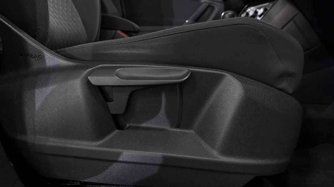 2018 Volkswagen Tiguan 132 Tsi Comfortline, Automatic, 69192 km, Drivers Side Adjustment Panel