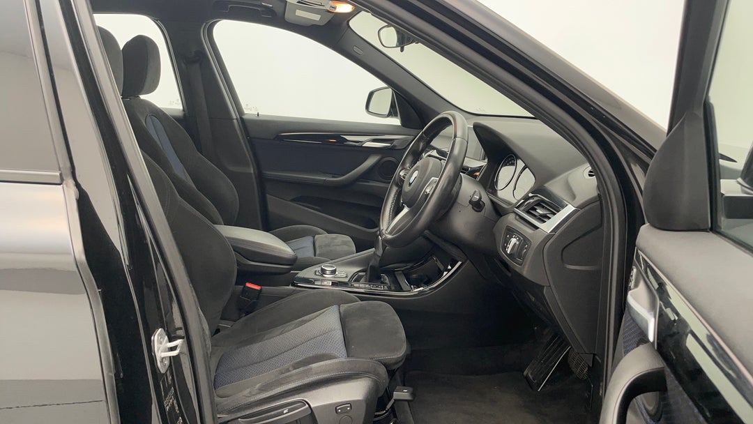 2018 BMW X1 Sdrive 18d, Automatic, 71731 km, Right Side Front Door Cabin View