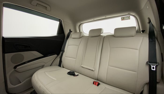 2021 Mahindra XUV300 W6 1.5 DIESEL AMT, Diesel, Automatic, 28,760 km, Right Side Rear Door Cabin