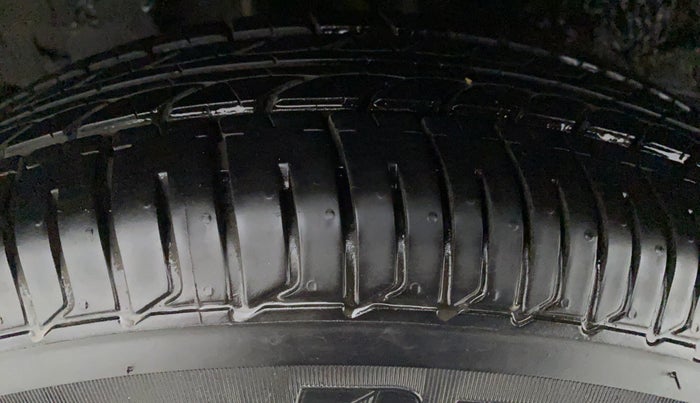 2018 Tata Tiago XE 1.2 REVOTRON, Petrol, Manual, 53,797 km, Right Front Tyre Tread