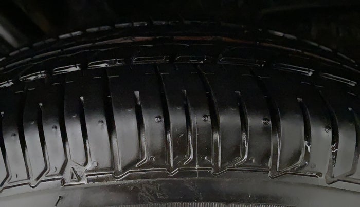 2018 Tata Tiago XE 1.2 REVOTRON, Petrol, Manual, 53,797 km, Left Front Tyre Tread