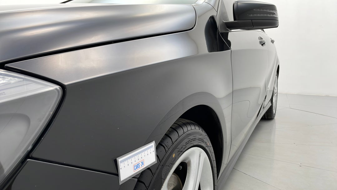 Quarter Panel Front LHS Guard Chip