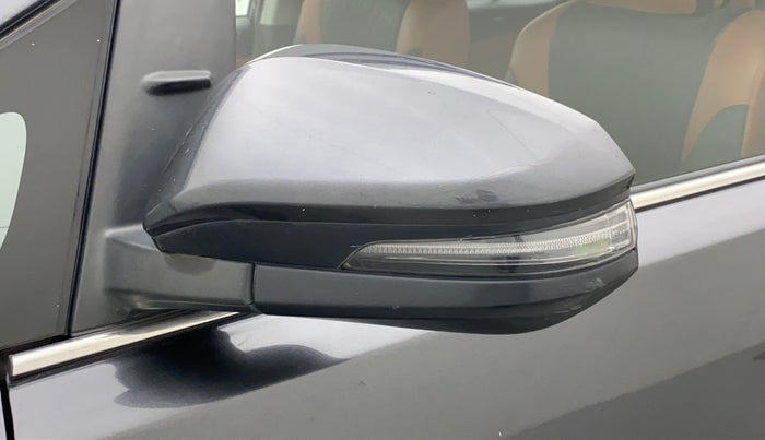 2018 Toyota Innova Crysta 2.4 VX 7 STR, Diesel, Manual, 72,099 km, Left rear-view mirror - Minor scratches