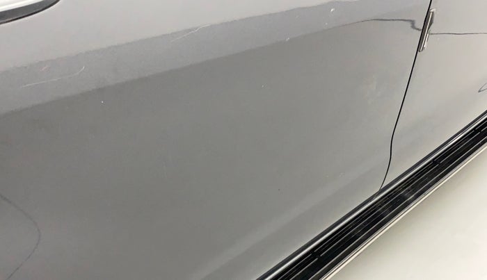 2018 Toyota Innova Crysta 2.4 VX 7 STR, Diesel, Manual, 72,099 km, Right rear door - Slightly dented