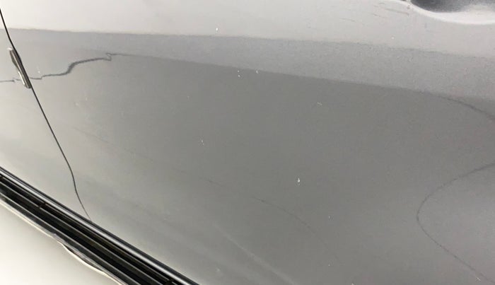 2018 Toyota Innova Crysta 2.4 VX 7 STR, Diesel, Manual, 72,099 km, Rear left door - Minor scratches