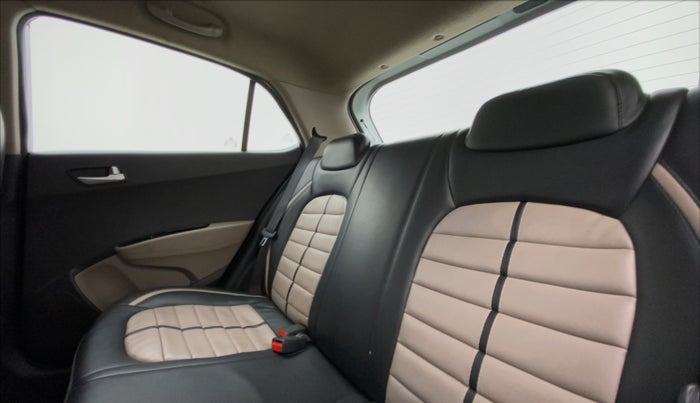 2015 Hyundai Grand i10 SPORTZ 1.1 CRDI, Diesel, Manual, 87,152 km, Right Side Rear Door Cabin