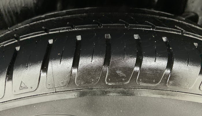 2019 Maruti Swift VXI, Petrol, Manual, 11,380 km, Left Rear Tyre Tread