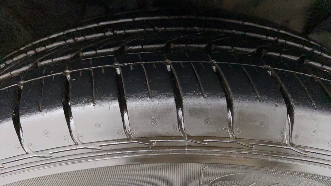 Right Front Tyre Tread