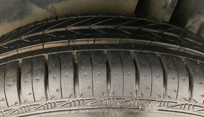 2013 Maruti Swift Dzire VXI, Petrol, Manual, 55,633 km, Left Rear Tyre Tread