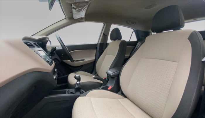 2016 Hyundai Elite i20 ASTA 1.2 (O), Petrol, Manual, 38,686 km, Right Side Front Door Cabin View