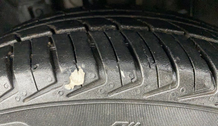 2017 Datsun Redi Go T (O), Petrol, Manual, 30,239 km, Left Front Tyre Tread