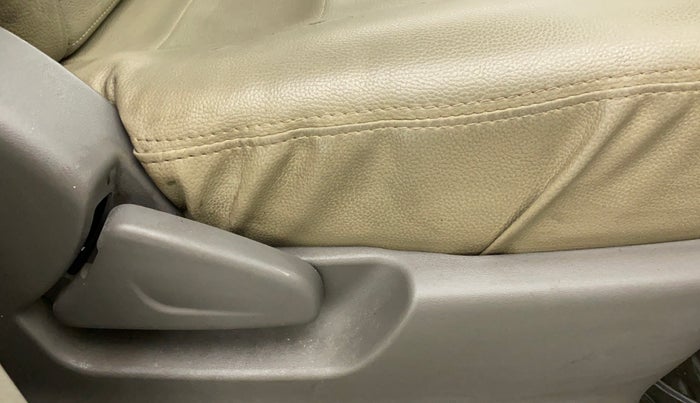 2017 Datsun Redi Go T (O), Petrol, Manual, 30,239 km, Driver Side Adjustment Panel