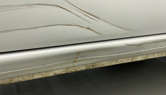 2017 Datsun Redi Go T (O), Petrol, Manual, 30,239 km, Right running board - Slightly dented