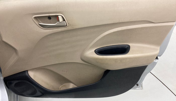 2018 Hyundai NEW SANTRO SPORTZ MT, Petrol, Manual, 1,04,192 km, Driver Side Door Panels Control