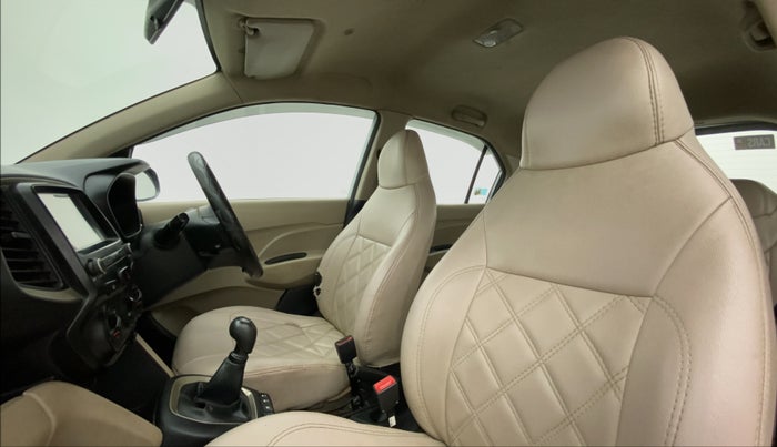 2018 Hyundai NEW SANTRO SPORTZ MT, Petrol, Manual, 1,04,192 km, Right Side Front Door Cabin
