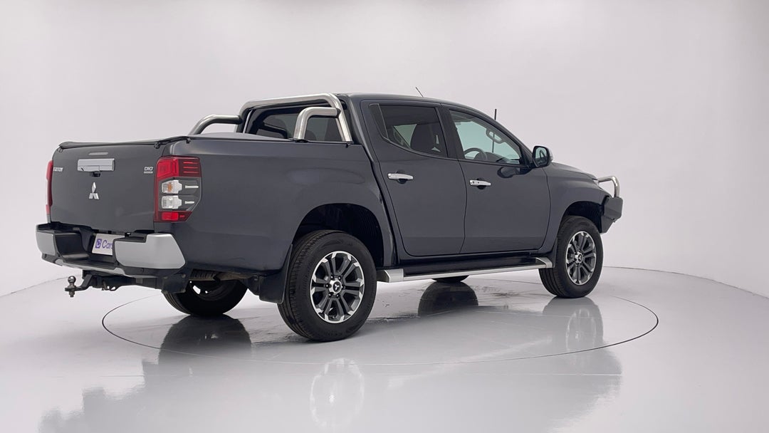 Right Back Diagonal (45- Degree) View