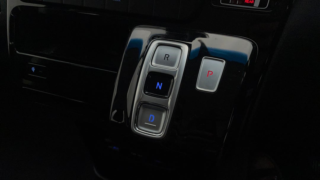 2022 Hyundai Staria Staria, Automatic, 81937 km, Gear Lever 