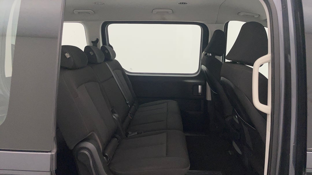 2022 Hyundai Staria Staria, Automatic, 81937 km, Right Side Rear Door Cabin View