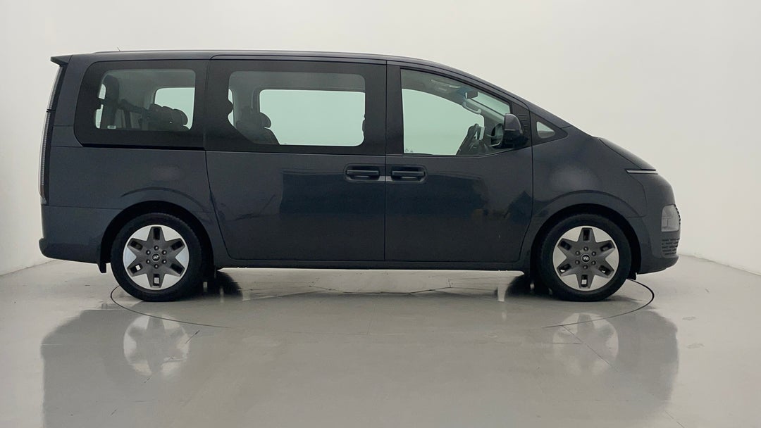 2022 Hyundai Staria Staria, Automatic, 81937 km, Right Side View
