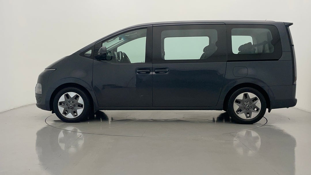 2022 Hyundai Staria Staria, Automatic, 81937 km, Left Side View