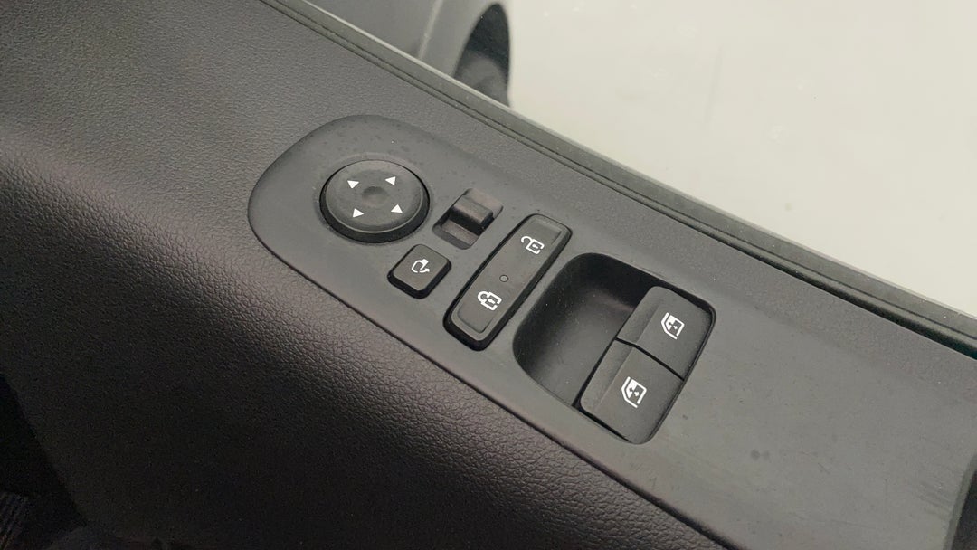 2022 Hyundai Staria Staria, Automatic, 81937 km, Drivers Side Door Panel Controls