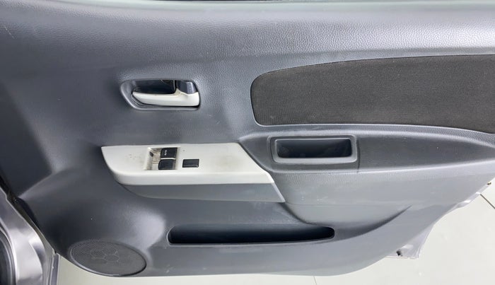 2011 Maruti Wagon R 1.0 LXI, CNG, Manual, 49,709 km, Driver Side Door Panels Control