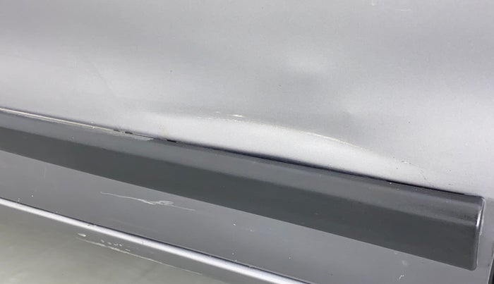 2011 Maruti Wagon R 1.0 LXI, CNG, Manual, 49,709 km, Front passenger door - Slightly dented