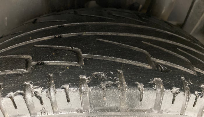 2015 Maruti S Cross ZETA 1.3, Diesel, Manual, 54,160 km, Left Rear Tyre Tread