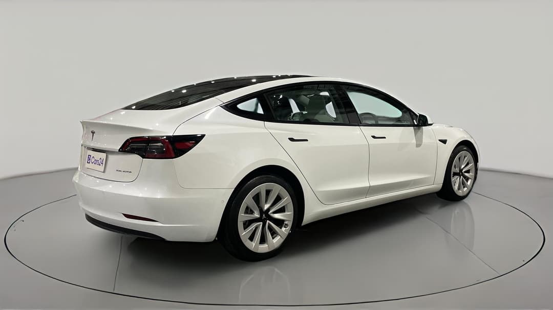 2022 Tesla Model 3 Long Range, Automatic, 19362 km, Right Back Diagonal (45- Degree) View