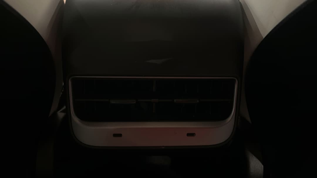 2022 Tesla Model 3 Long Range, Automatic, 19362 km, Rear A/C Vent