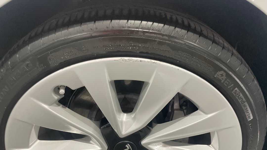 2022 Tesla Model 3 Long Range, Automatic, 19362 km, Wheels Rim Front LHS Gutter Rash
