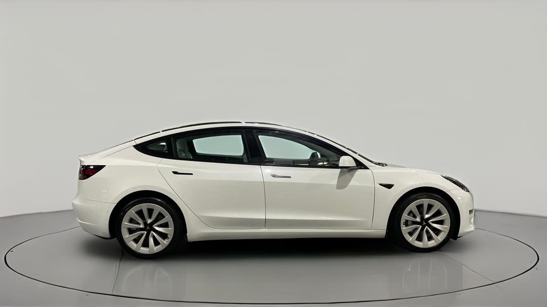 2022 Tesla Model 3 Long Range, Automatic, 19362 km, Right Side View