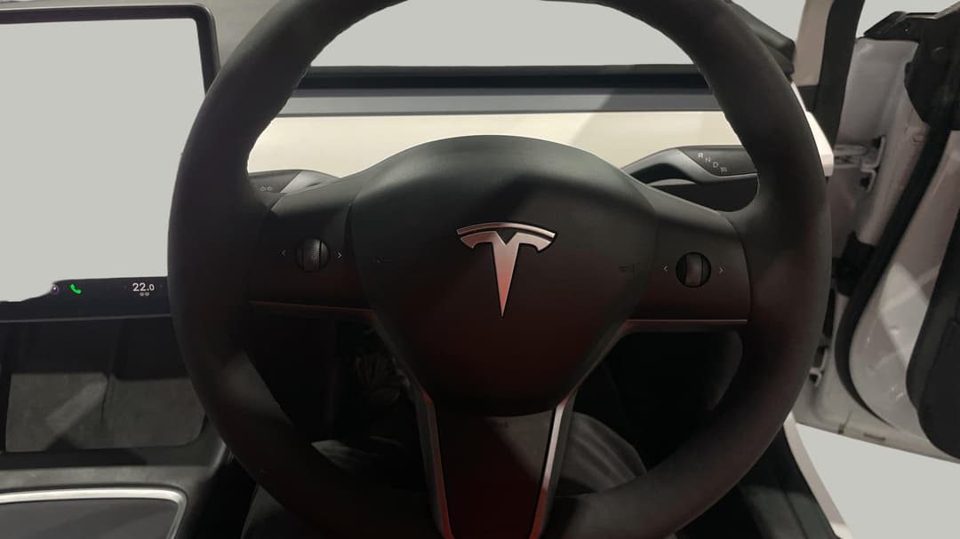 2022 Tesla Model 3 Long Range, Automatic, 19362 km, Steering Wheel Close-up