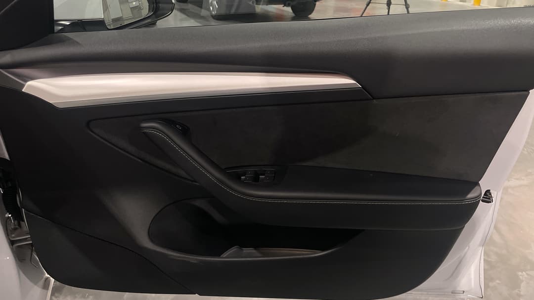 2022 Tesla Model 3 Long Range, Automatic, 19362 km, Speaker View