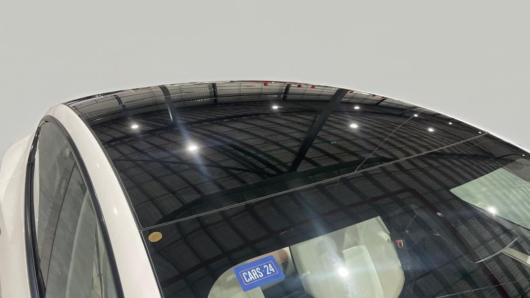 2022 Tesla Model 3 Long Range, Automatic, 19362 km, Roof/Sunroof View