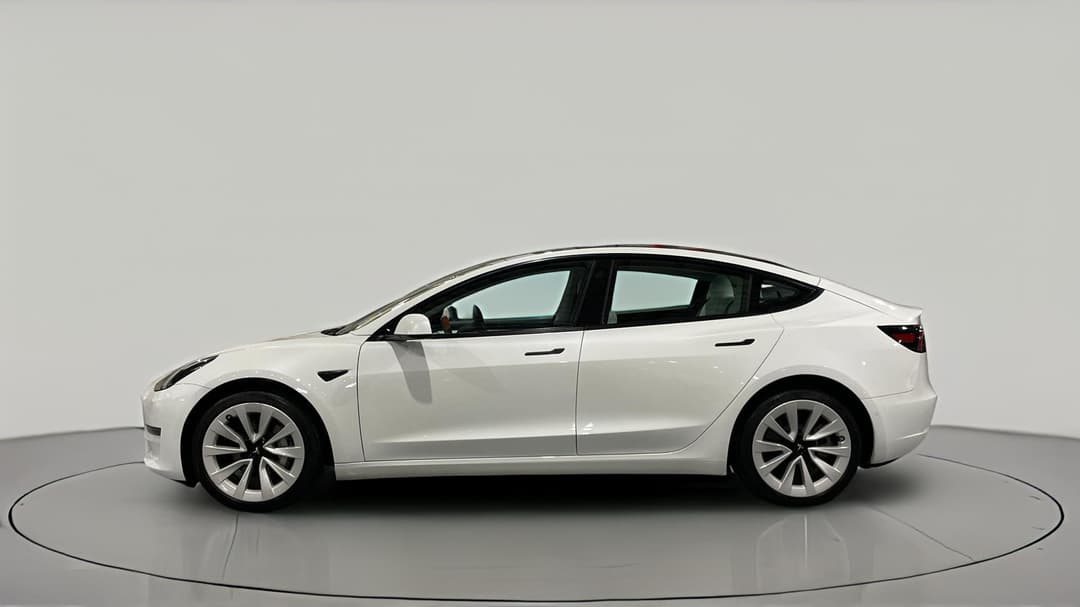 2022 Tesla Model 3 Long Range, Automatic, 19362 km, Left Side View