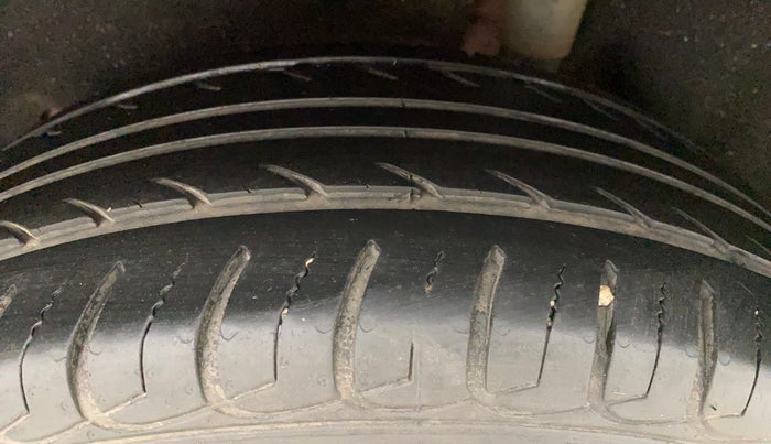 2018 Ford Ecosport TITANIUM 1.5L DIESEL, Diesel, Manual, 1,14,427 km, Left Rear Tyre Tread