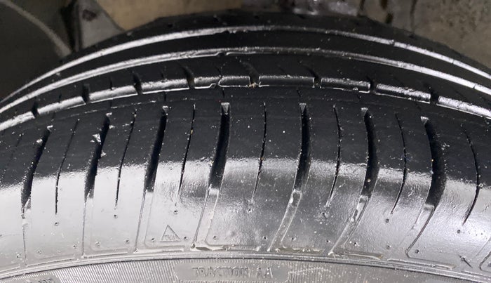 2019 Renault Duster RXS (O) CVT, Petrol, Automatic, 30,563 km, Left Front Tyre Tread