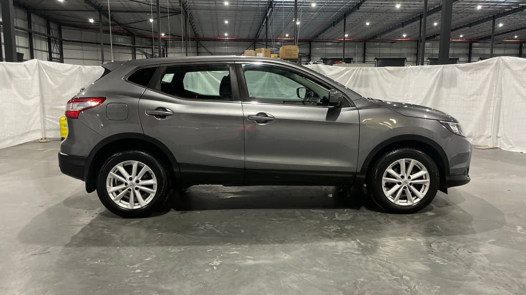 2017 Nissan Qashqai St, Automatic, 74686 km, Right Side View