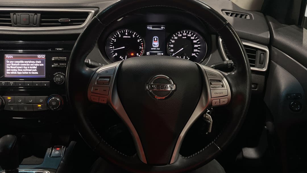 2017 Nissan Qashqai St, Automatic, 74686 km, Steering Wheel Close-up