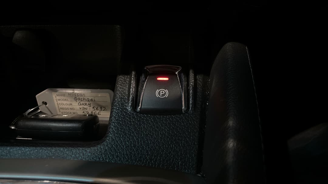 2017 Nissan Qashqai St, Automatic, 74686 km, Handbrake