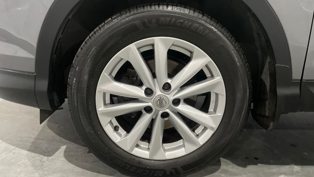 2017 Nissan Qashqai St, Automatic, 74686 km, Left Front Wheel