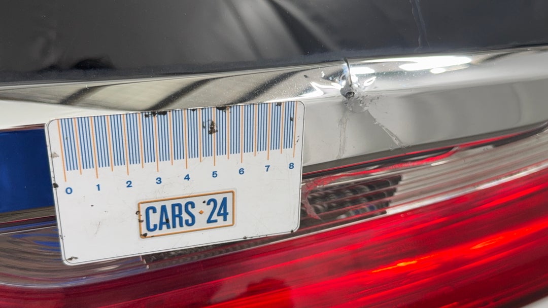 Boot / Tailgate Tailgate Dent