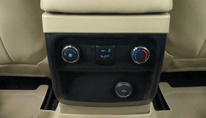 2016 Ford Endeavour 2.2l 4X4 MT Trend, Diesel, Manual, 46,767 km, Rear AC Temperature Control