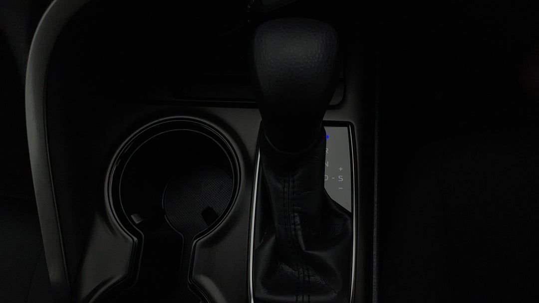 2023 Toyota Camry Ascent Hybrid, Automatic, 53629 km, Gear Lever 