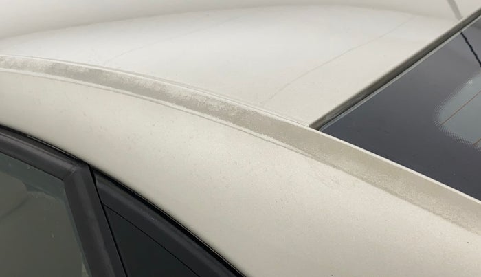 2011 Volkswagen Vento HIGHLINE 1.6 MPI, Petrol, Manual, 98,367 km, Left C pillar - Paint is slightly faded