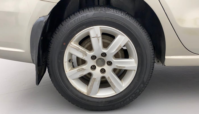 2011 Volkswagen Vento HIGHLINE 1.6 MPI, Petrol, Manual, 98,367 km, Right Rear Wheel