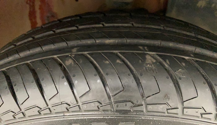 2018 Maruti IGNIS ALPHA 1.2, Petrol, Manual, 36,824 km, Right Front Tyre Tread