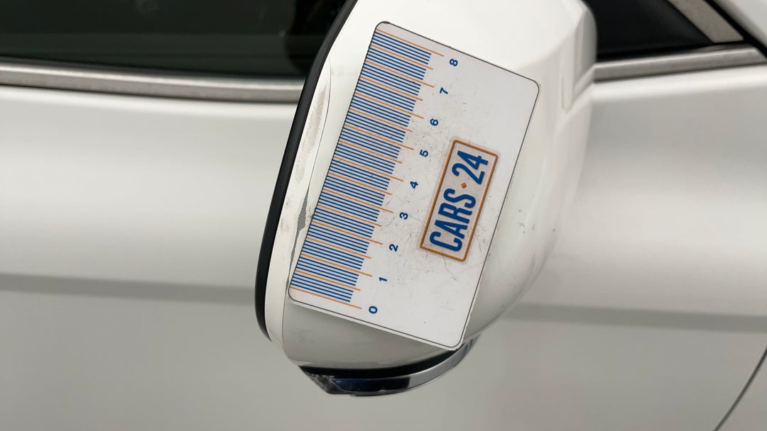 Side Mirrors Housing RHS Scratch