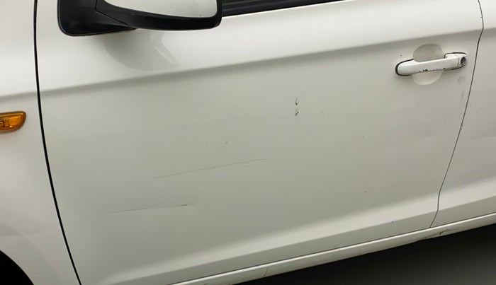 2010 Hyundai i20 MAGNA (O) 1.2, Petrol, Manual, 41,458 km, Front passenger door - Minor scratches